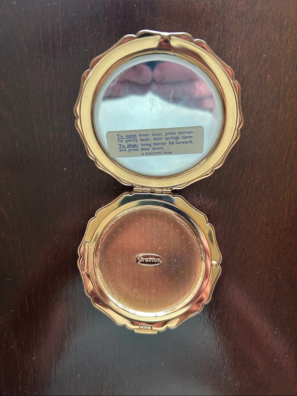 Beautiful STRATTON ENGLISH GREEN FLORAL COMPACT
